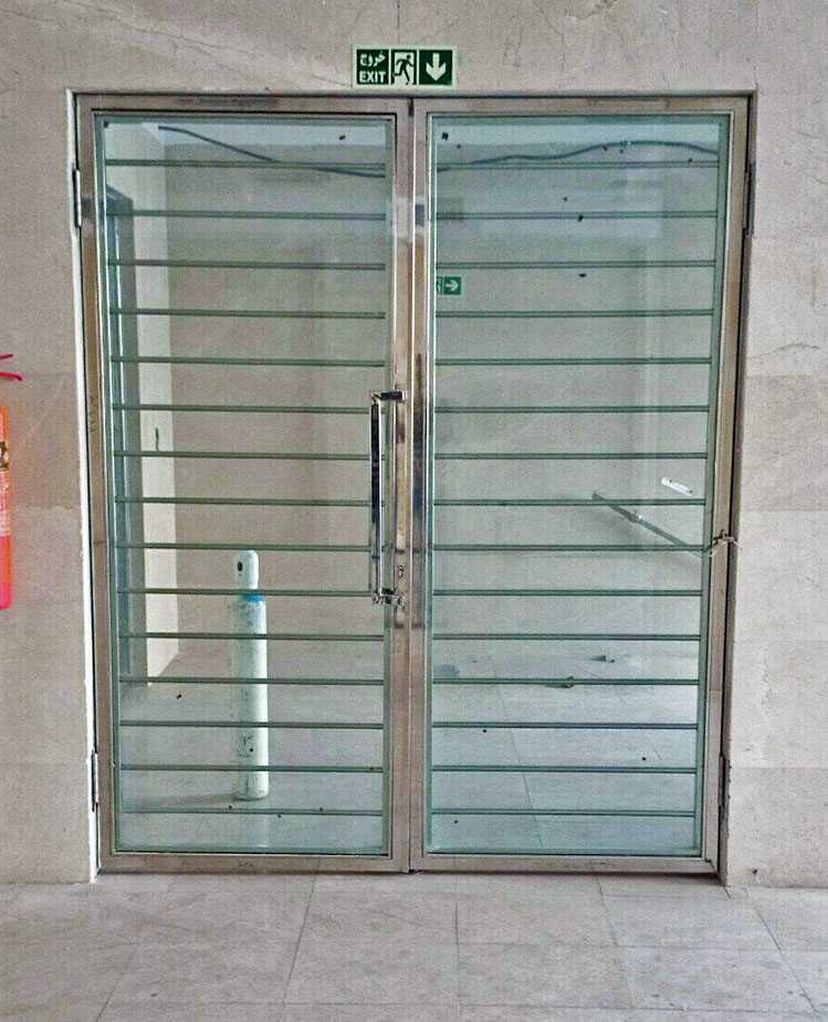 درب شیشه استیل