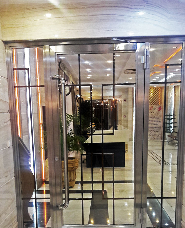 حفاظ درب شیشه و استیل